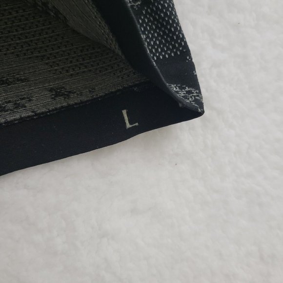 Lululemon Metal Vent Breathe Large Gray Camo Short Sleeve *Chicago - Large - Picture 8 of 11